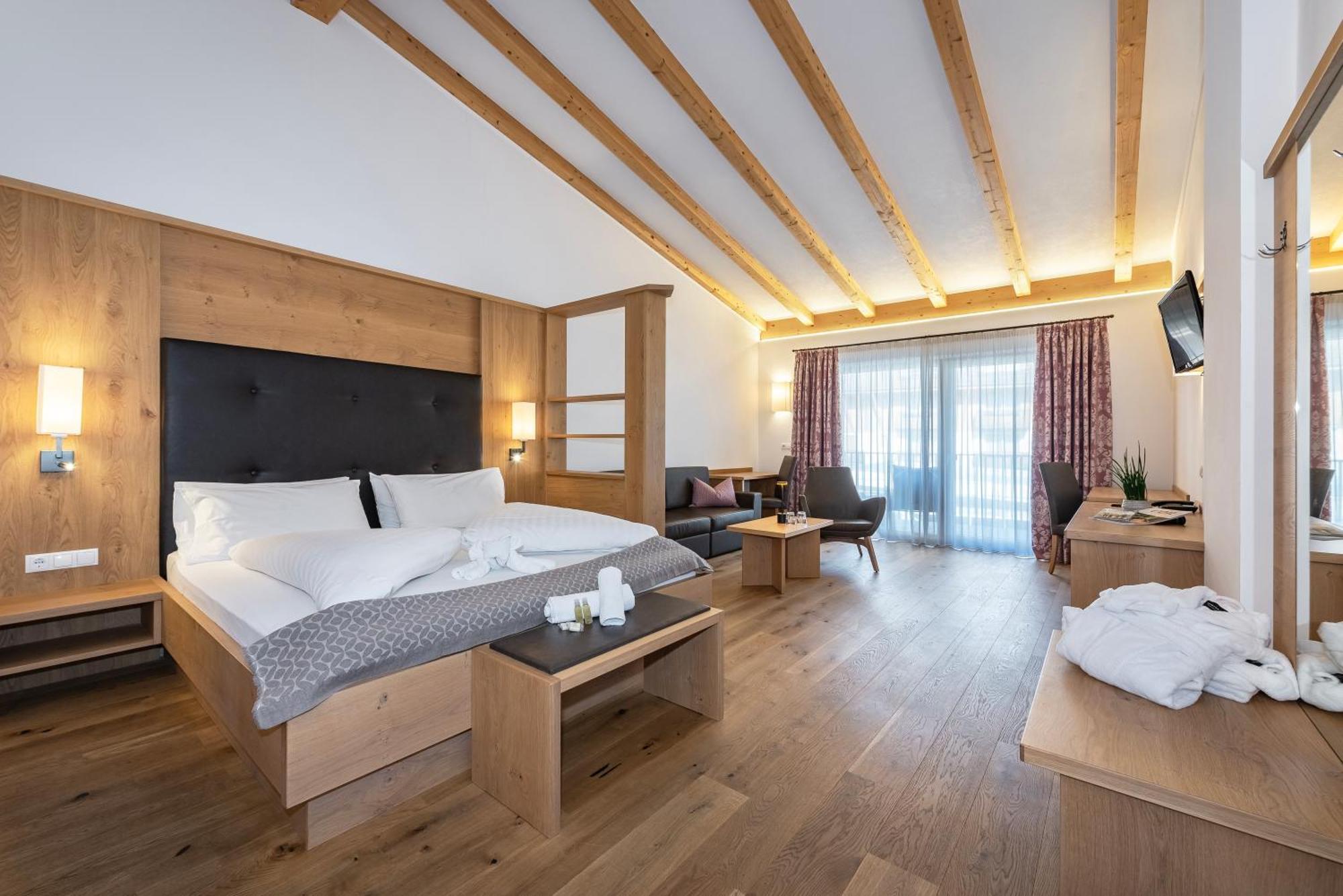 Natz-Schabs Hotel Langhof מראה חיצוני תמונה